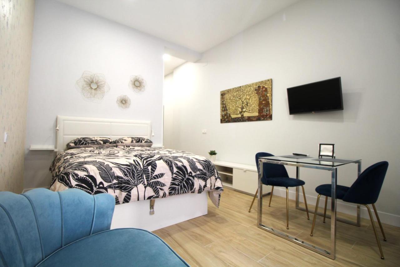 Apartamento En Embajadores Madrid Exterior photo